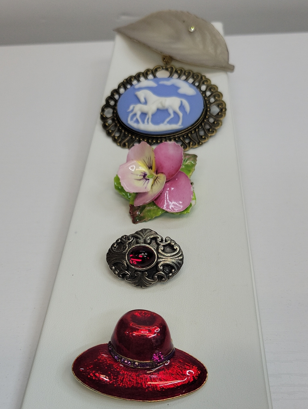 Vintage Brooch Lot